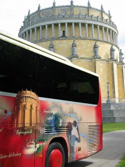 einweihung_der_neuen_reisebusse_auf_der_befreiungshalle_8_20120327_1055037661.jpg